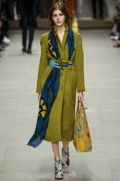 Look 24